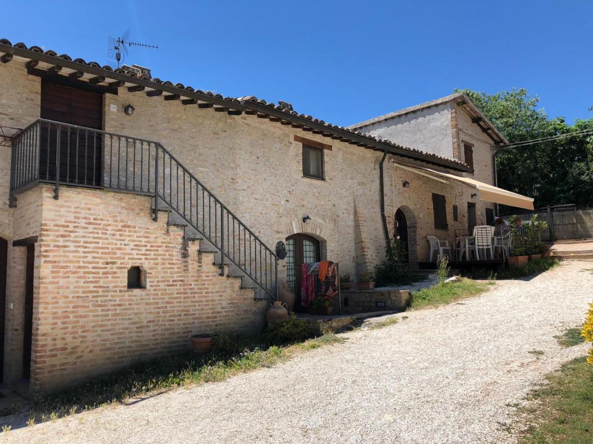 Agriturismo Camiano Piccolo Монтефалько Экстерьер фото