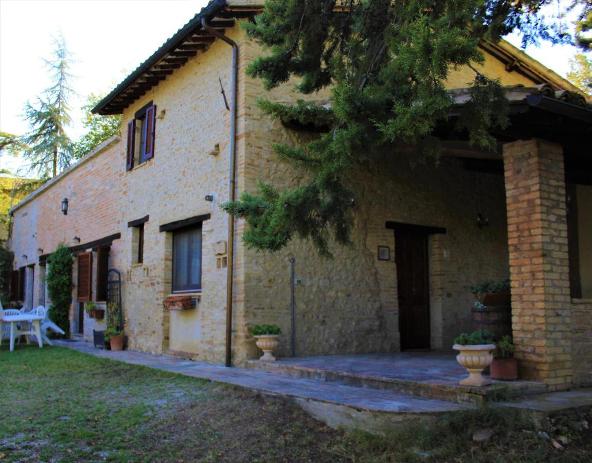 Agriturismo Camiano Piccolo Монтефалько Экстерьер фото