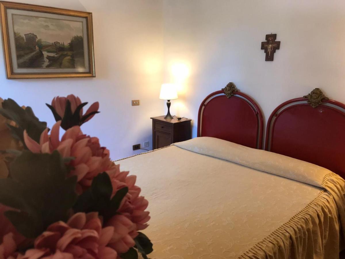 Agriturismo Camiano Piccolo Монтефалько Экстерьер фото