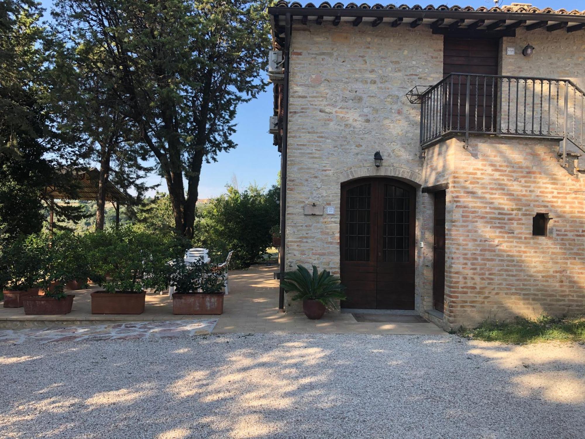 Agriturismo Camiano Piccolo Монтефалько Номер фото
