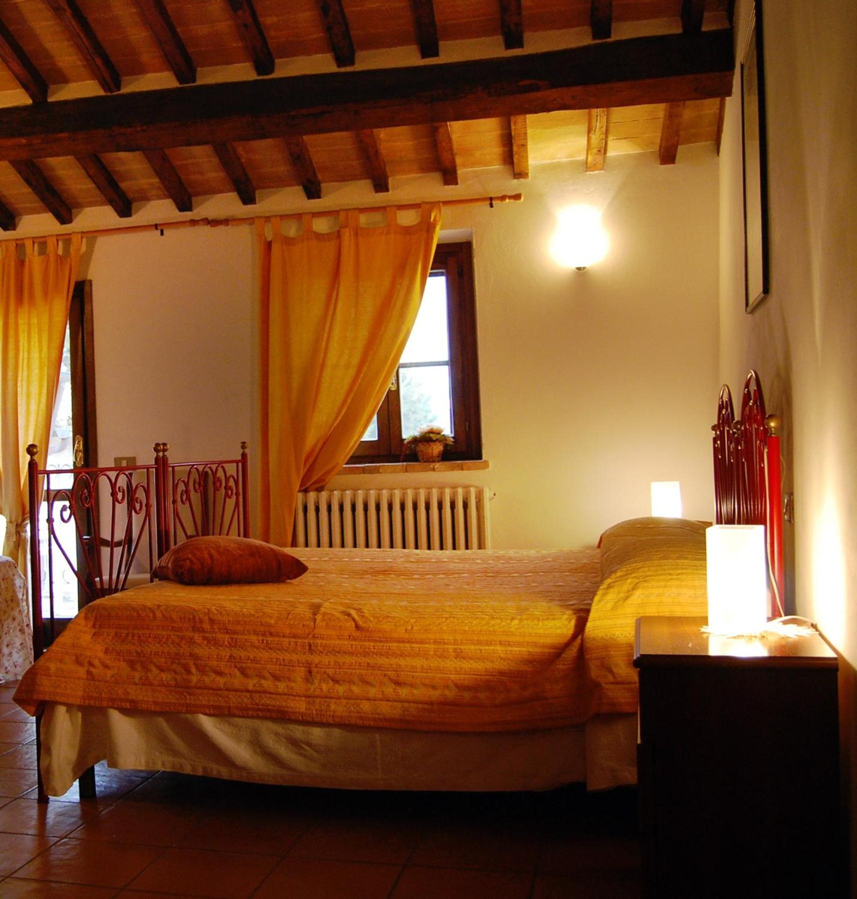 Agriturismo Camiano Piccolo Монтефалько Номер фото