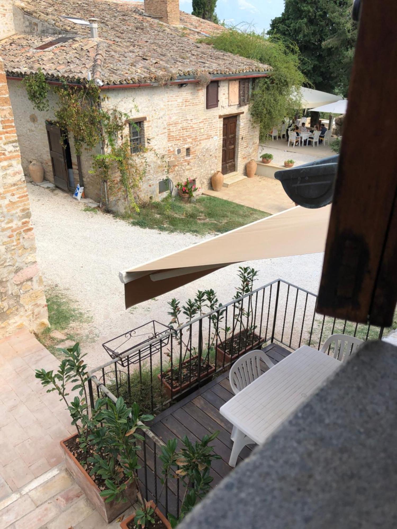 Agriturismo Camiano Piccolo Монтефалько Номер фото